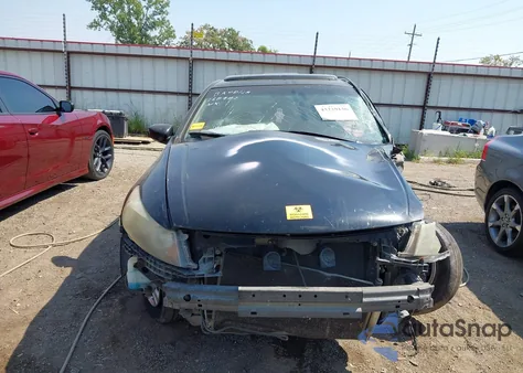 2010 Honda Accord 2.4 Ex-L z USA, uszkodzony, nr VIN 1HGCP2F84AA135044